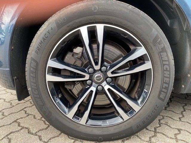 Volvo  Momentum AWD / Verkauf nur an Gewerbekunden