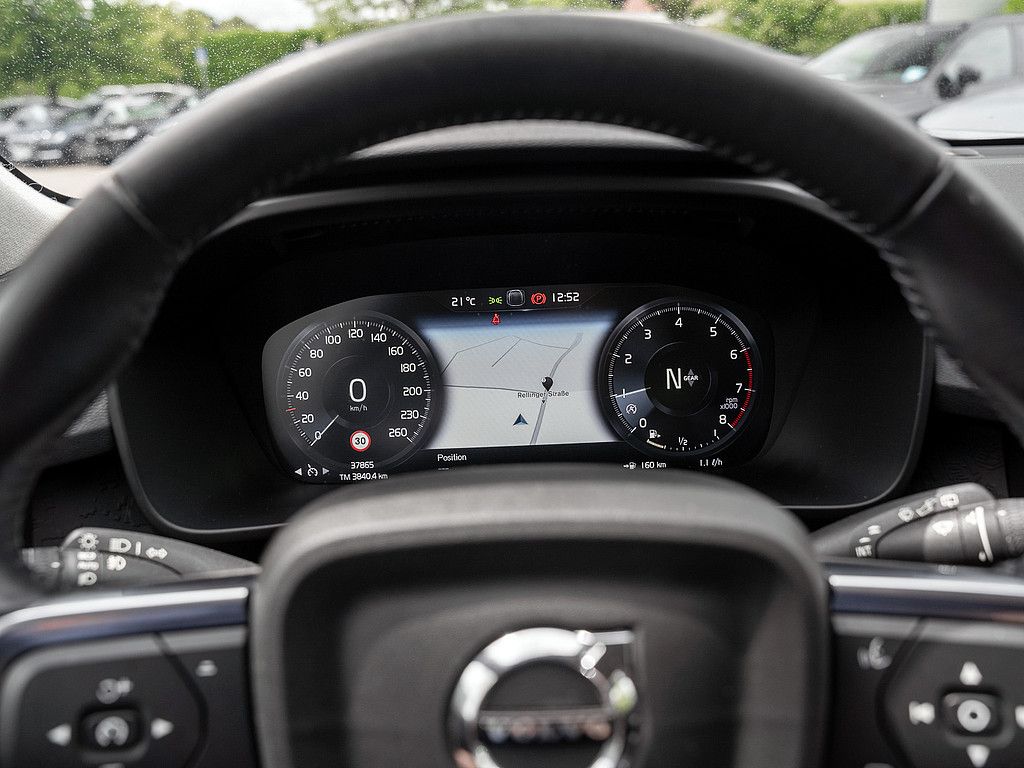 Volvo  T2 Momentum Core