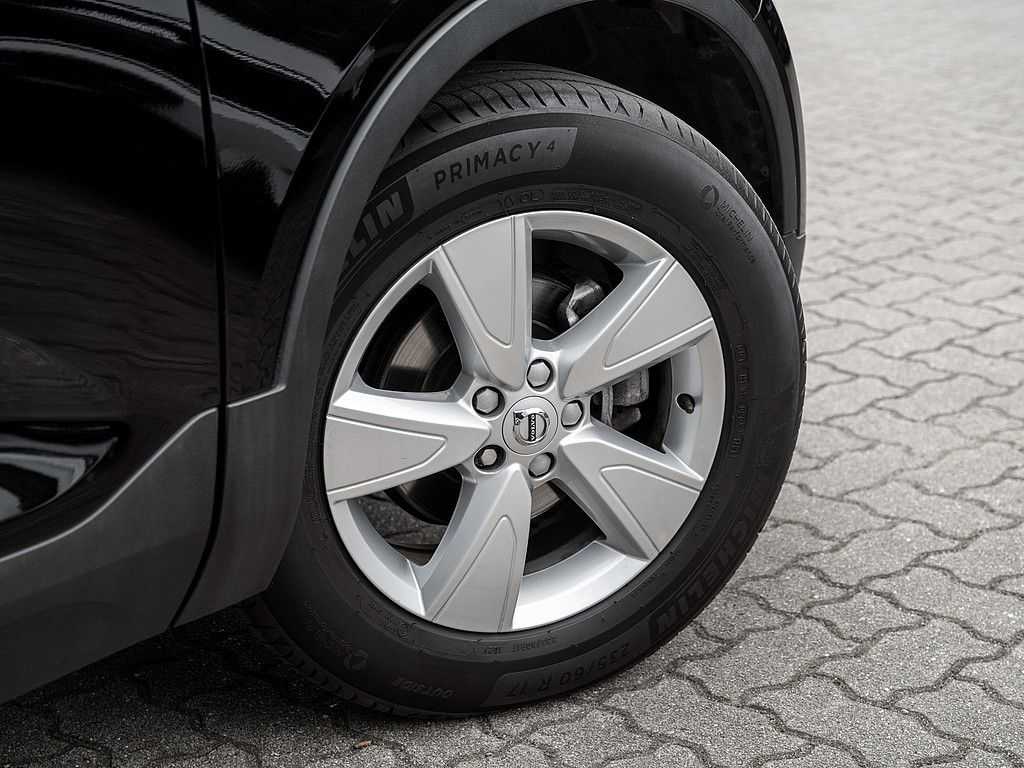 Volvo  T2 Momentum Core