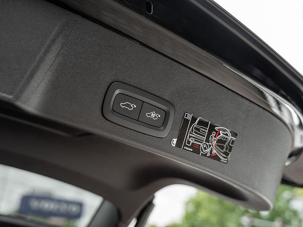 Volvo  Recharge Pro