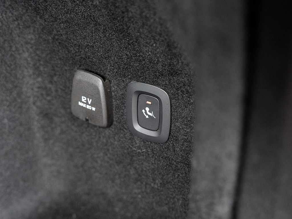 Volvo  T6 AWD Plus Bright
