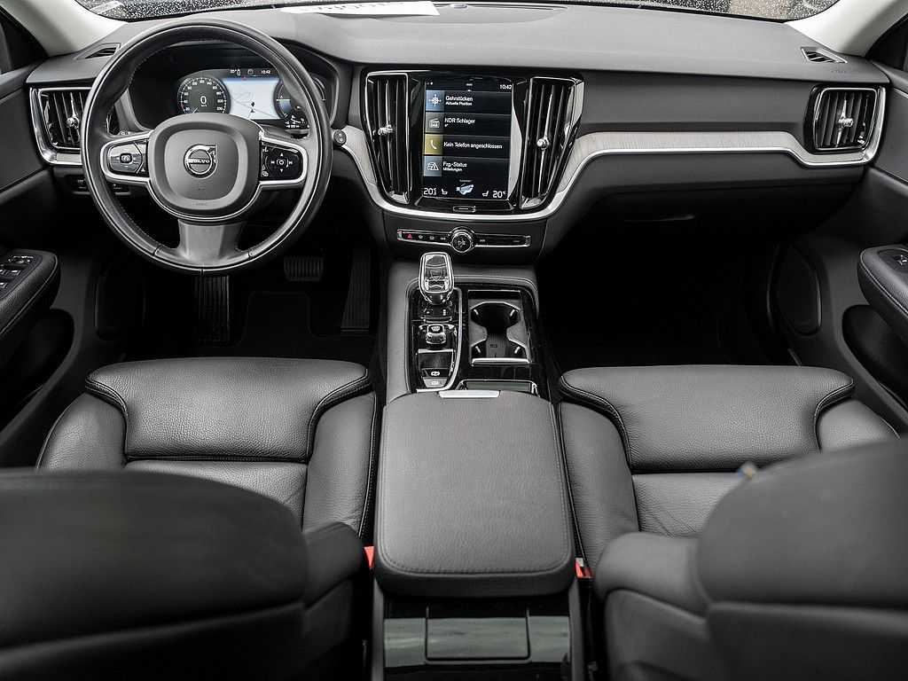 Volvo  T6 AWD Plus Bright
