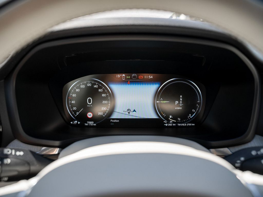 Volvo  T6 AWD Plus Bright NAVI B&W ACC HUD LED 360°