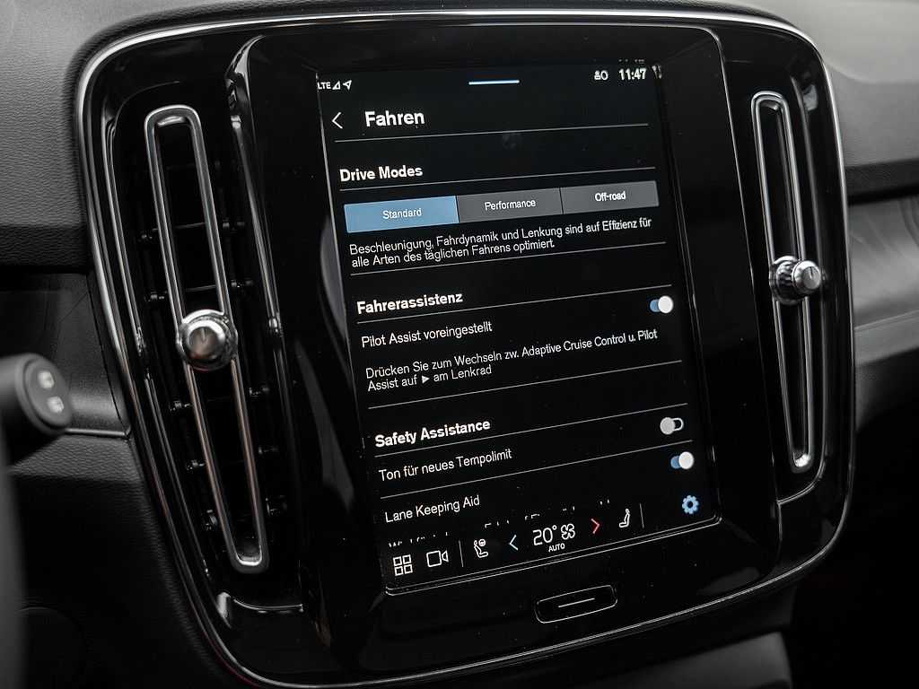 Volvo  Performance AWD Ultra Dark LED PANO 360°