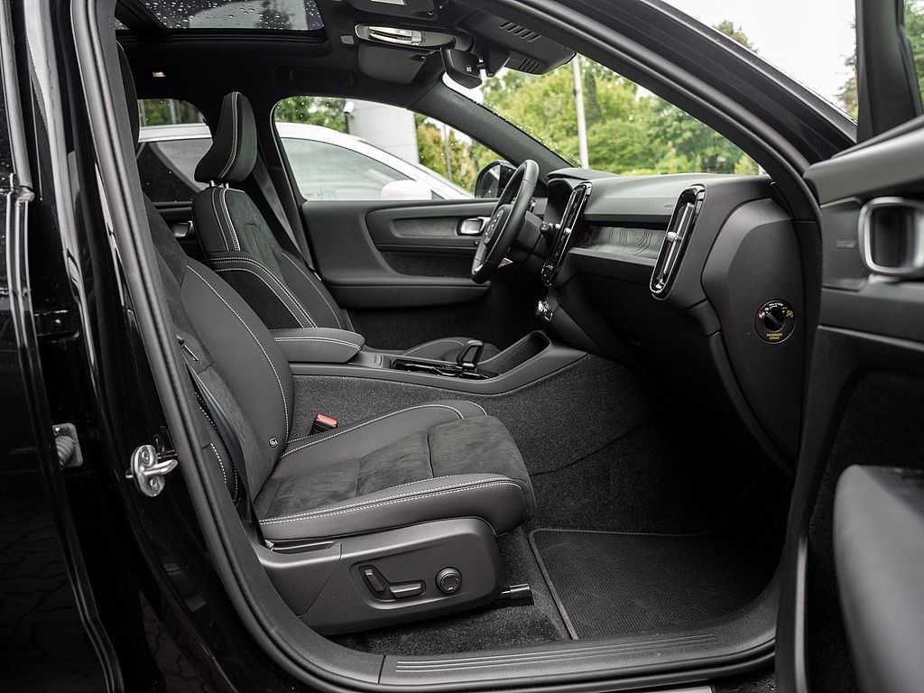 Volvo  Performance AWD Ultra Dark LED PANO 360°
