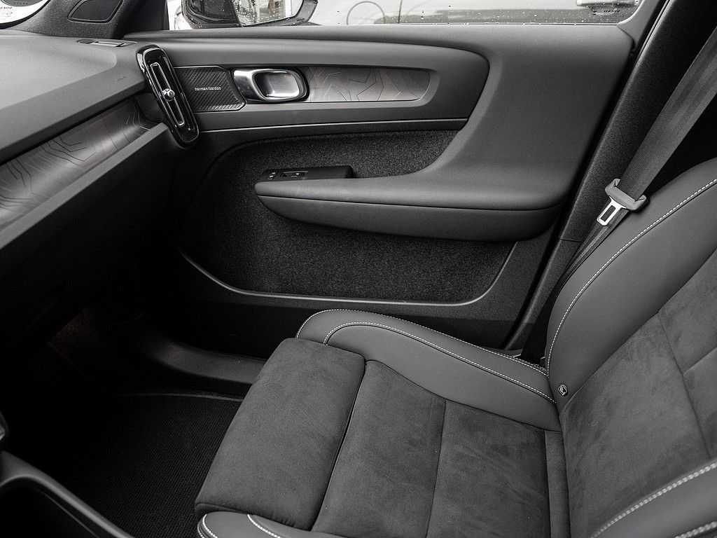Volvo  Performance AWD Ultra Dark LED PANO 360°