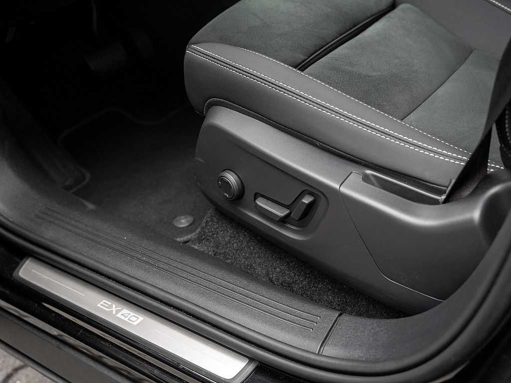 Volvo  Performance AWD Ultra Dark LED PANO 360°