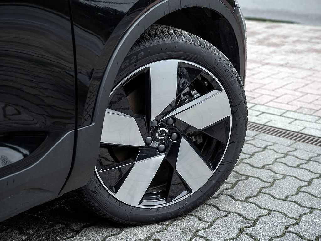 Volvo  Performance AWD Ultra Dark LED PANO 360°