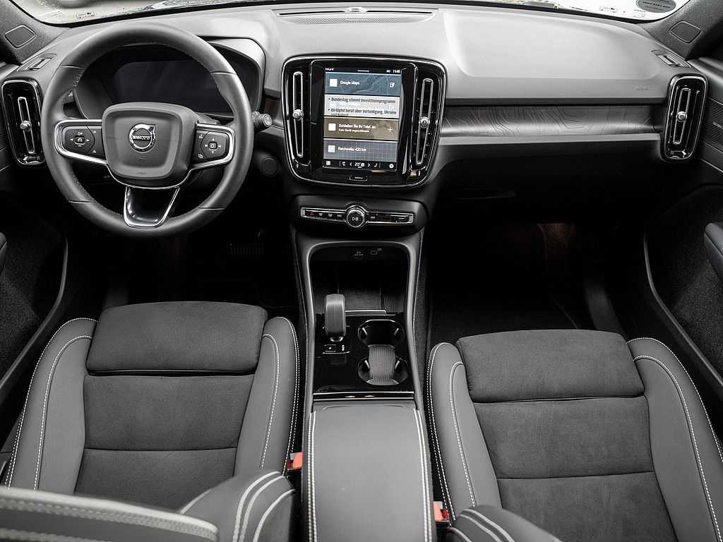 Volvo  Performance AWD Ultra Dark LED PANO 360°