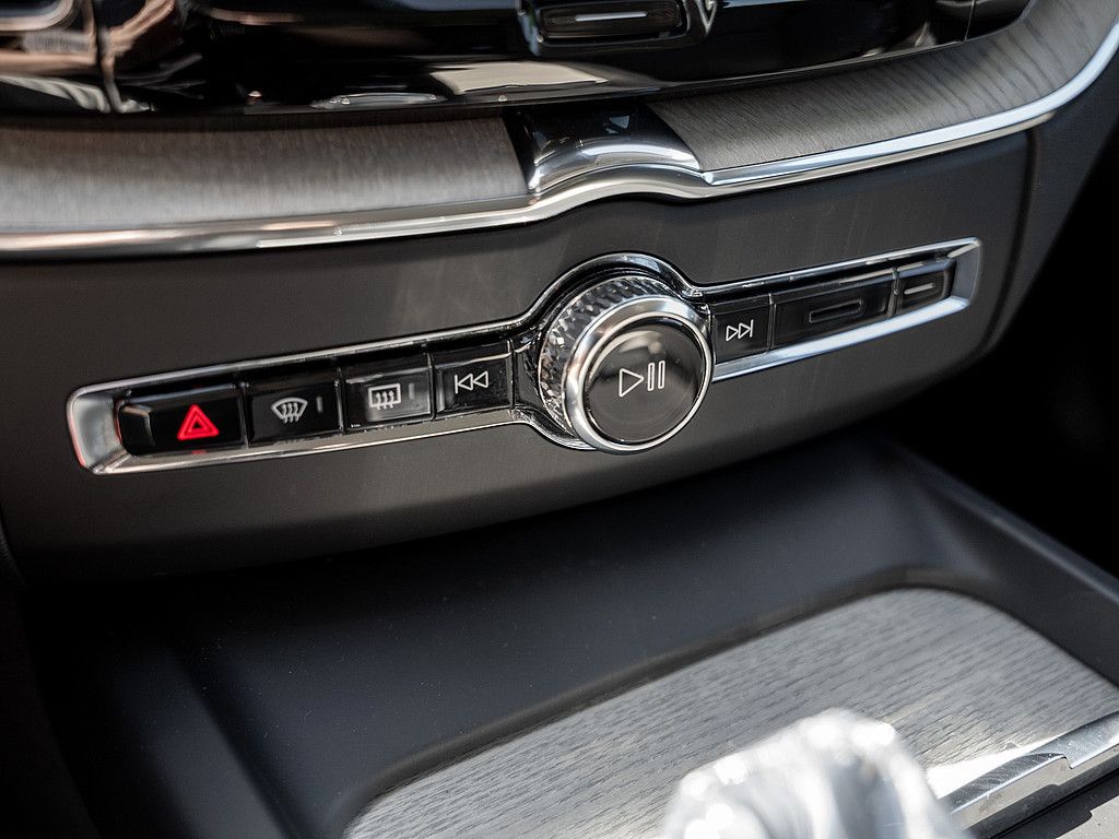 Volvo  B4 Inscription NAVI W-LAN FACEL. LED 360°