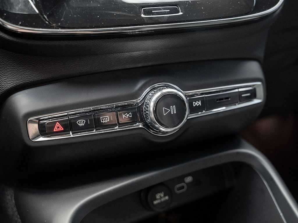 Volvo  Ultimate Recharge Pure Electric AWD LED 360°