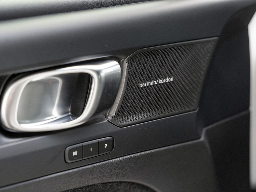 Volvo  Ultimate Recharge Pure Electric AWD LED 360°