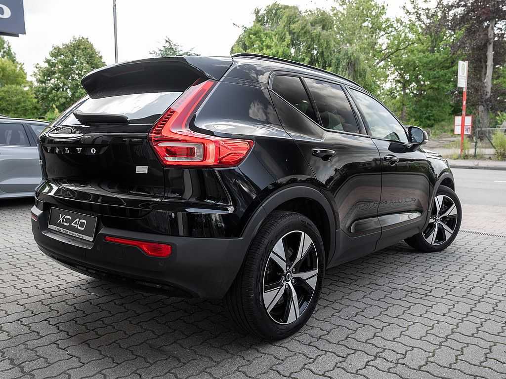 Volvo  R Design Recharge Pure Electric AWD ACC LED