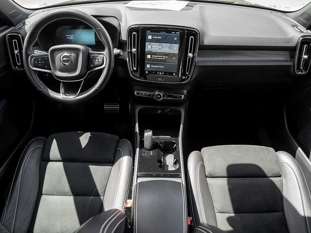 Volvo  R Design Recharge Pure Electric AWD ACC LED