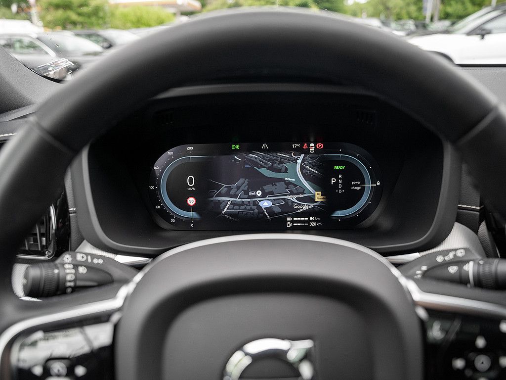 Volvo  T8 AWD R-Design