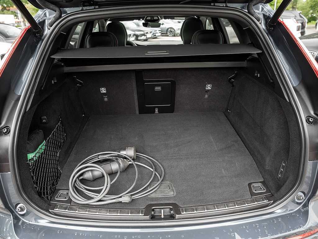Volvo  T8 AWD R-Design
