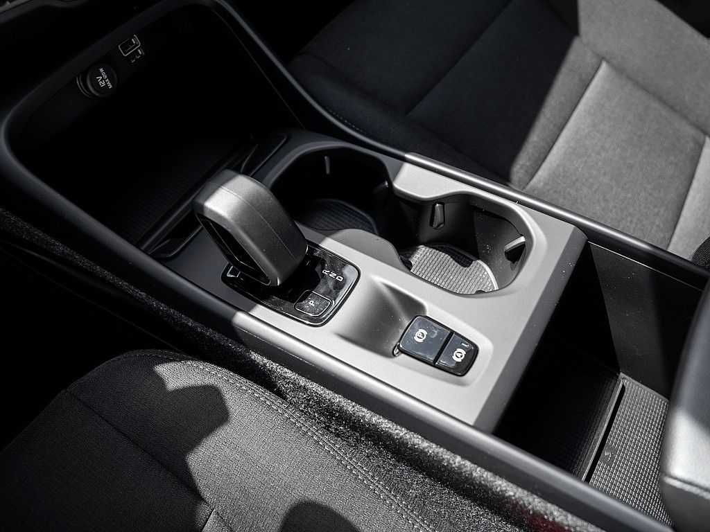 Volvo  T3 Momentum Pro KLIMA PDC NAVI W-LAN LED