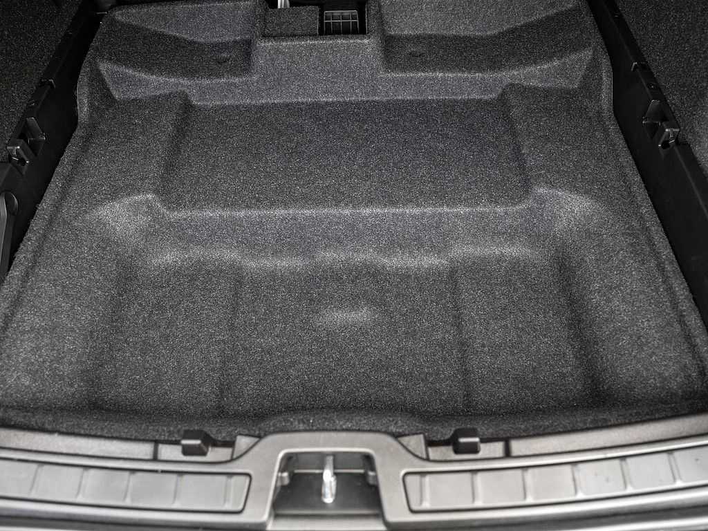 Volvo  T3 Momentum Pro KLIMA PDC NAVI W-LAN LED