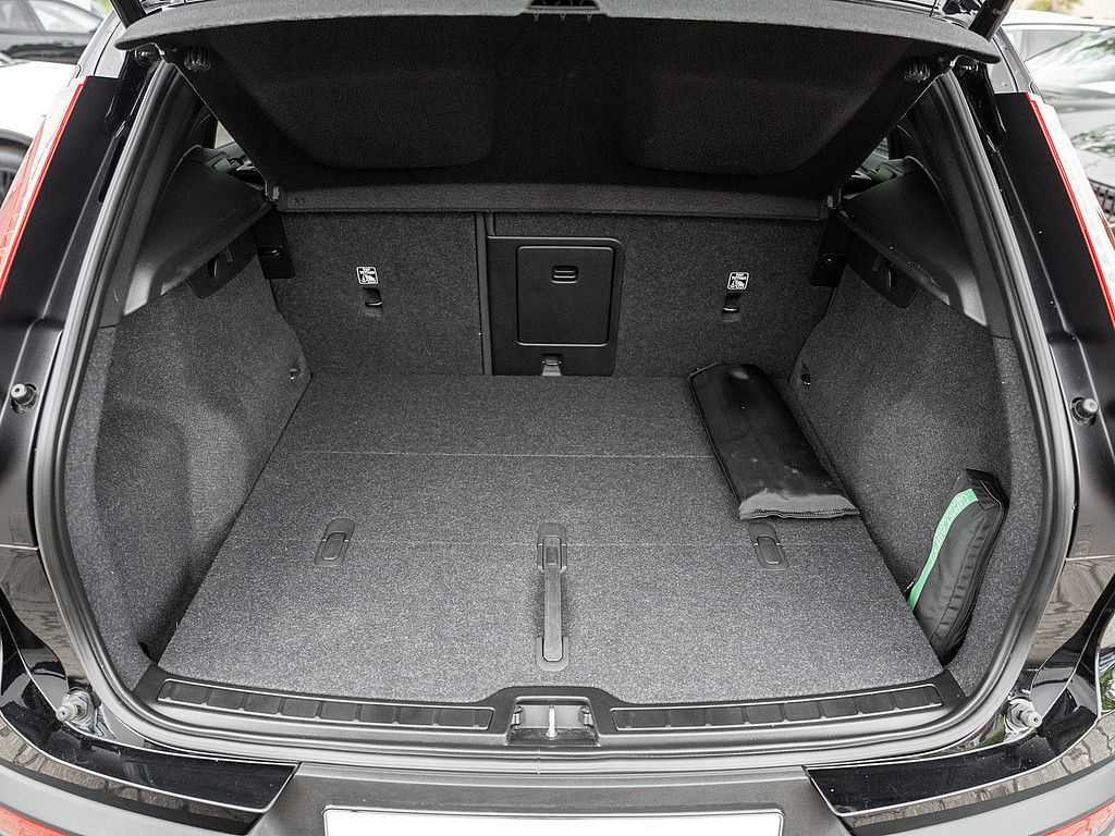Volvo  Core Recharge Pure Electric 2WD FACEL. LED