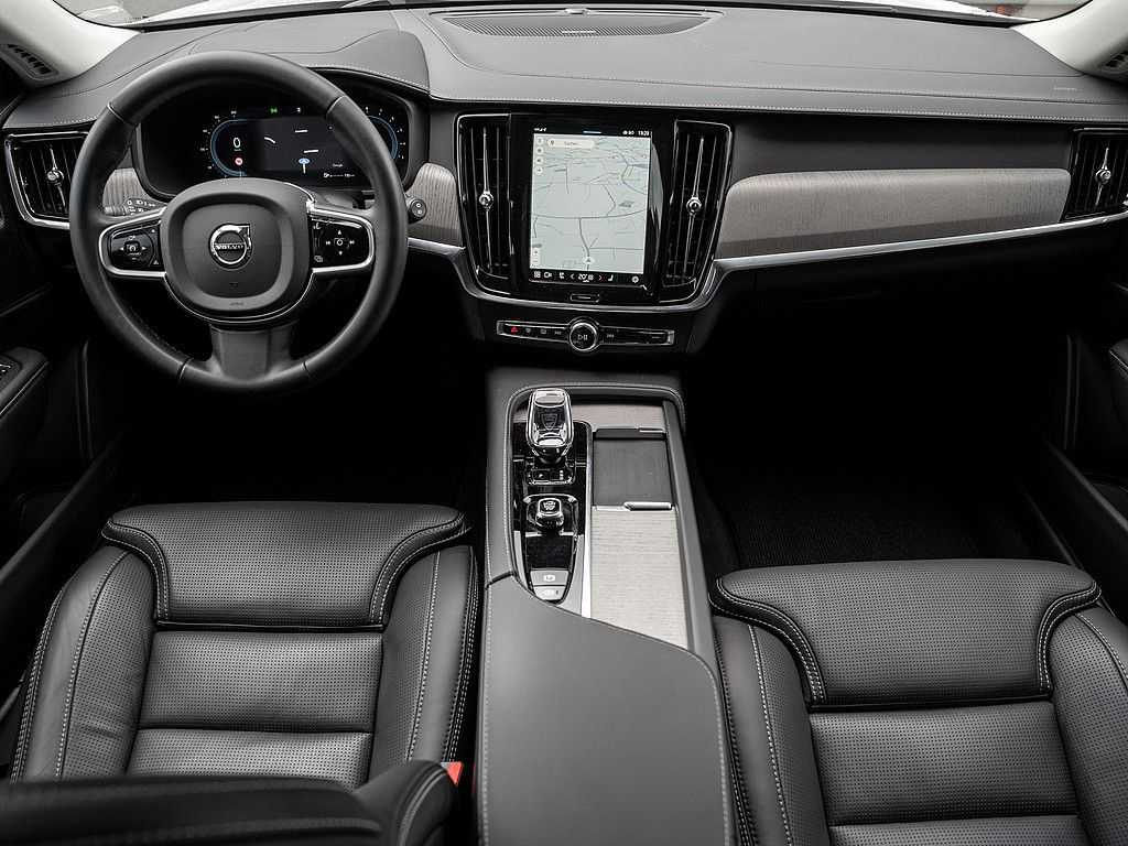 Volvo  B5 AWD Plus STANDHZ 360° AHK