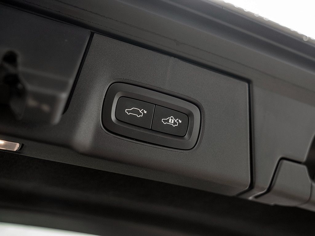 Volvo  B5 AWD Plus STANDHZ 360° AHK