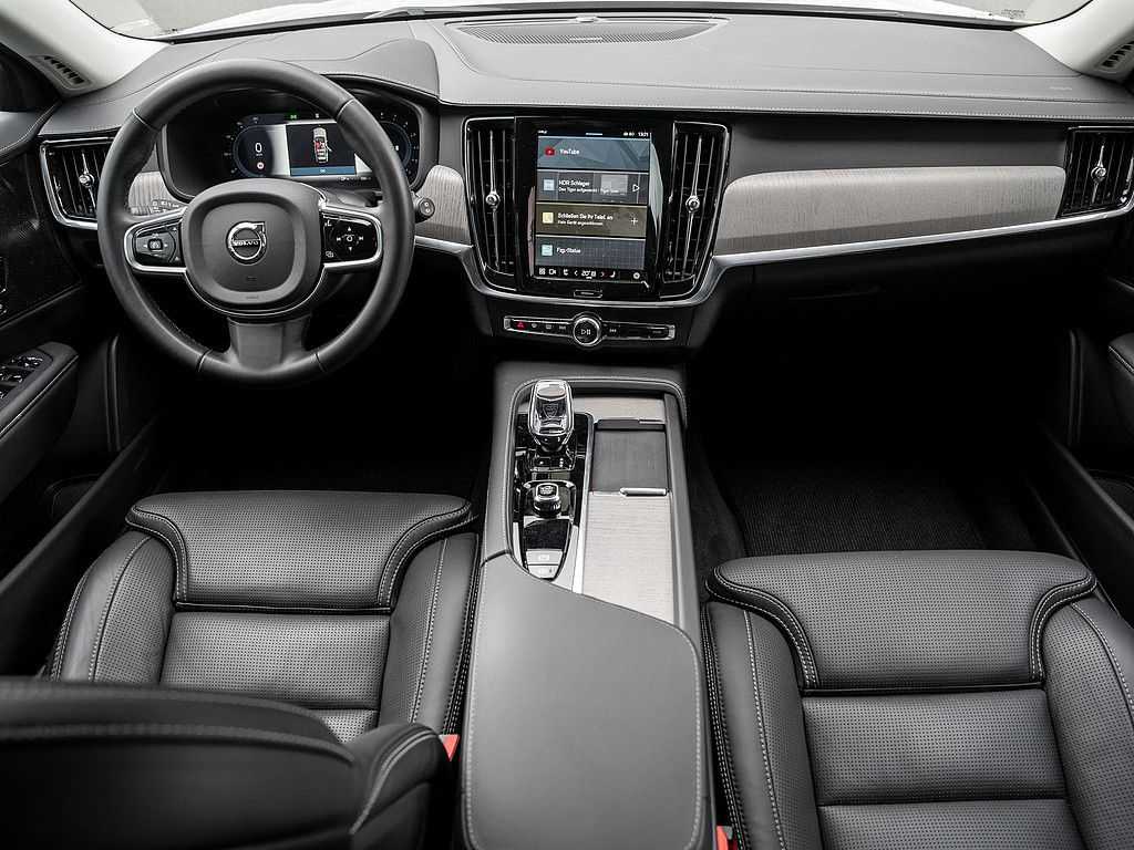 Volvo  B5 AWD Plus STANDHZ 360° AHK