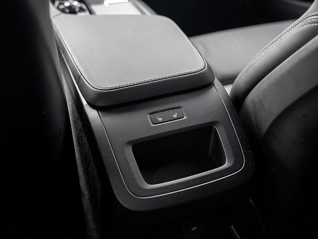 Volvo  B5 AWD Plus STANDHZ 360° AHK
