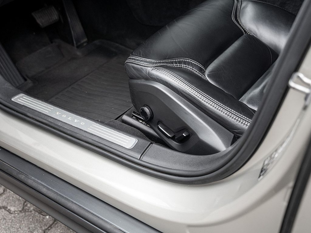 Volvo  CC Cross Country T5 Pro AWD