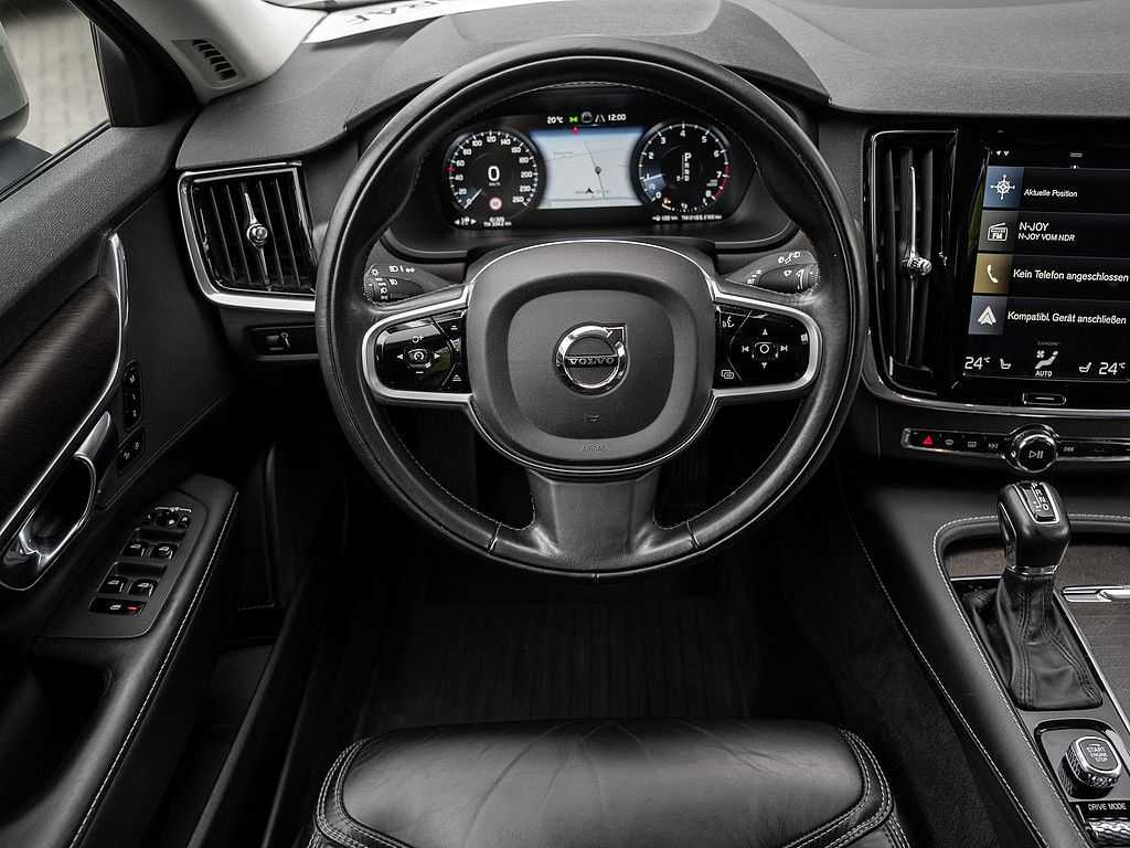 Volvo  CC Cross Country T5 Pro AWD