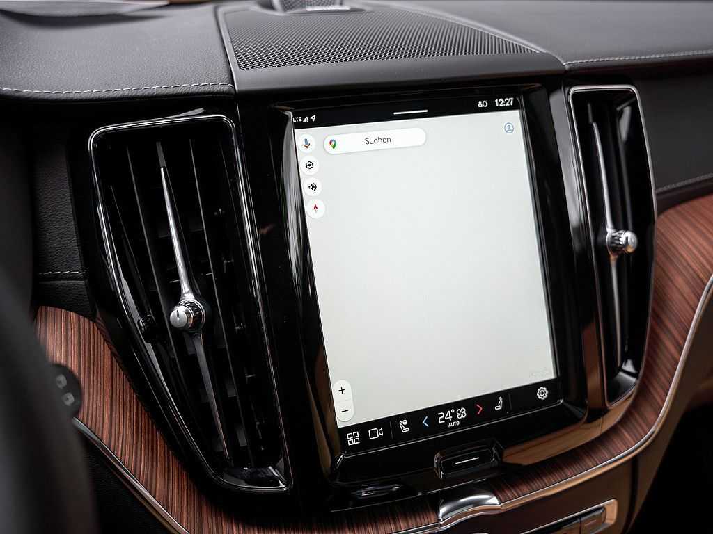 Volvo  T8 AWD Ultra Dark