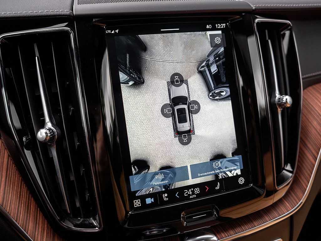 Volvo  T8 AWD Ultra Dark