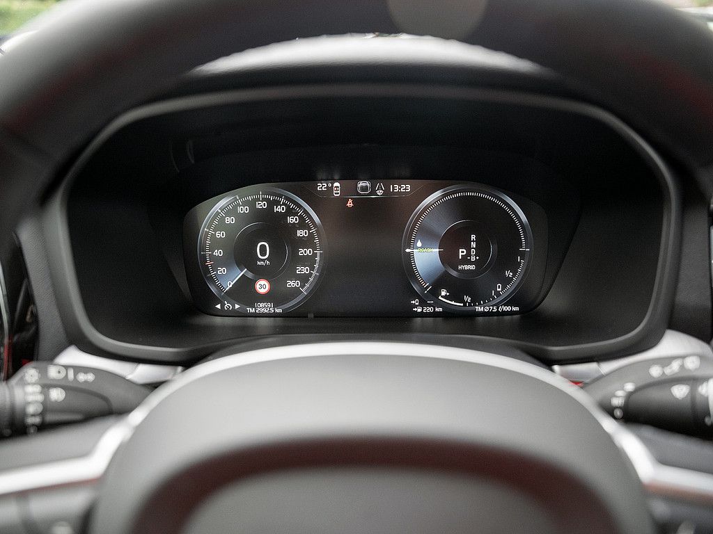 Volvo  T8 Core Recharge Plug-In Hybrid AWD