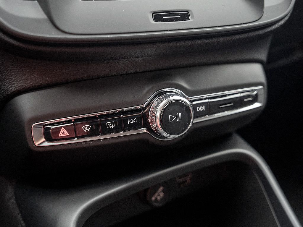 Volvo  T3 Momentum