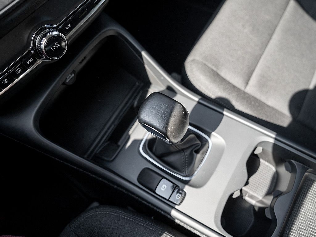 Volvo  T2 Momentum Core
