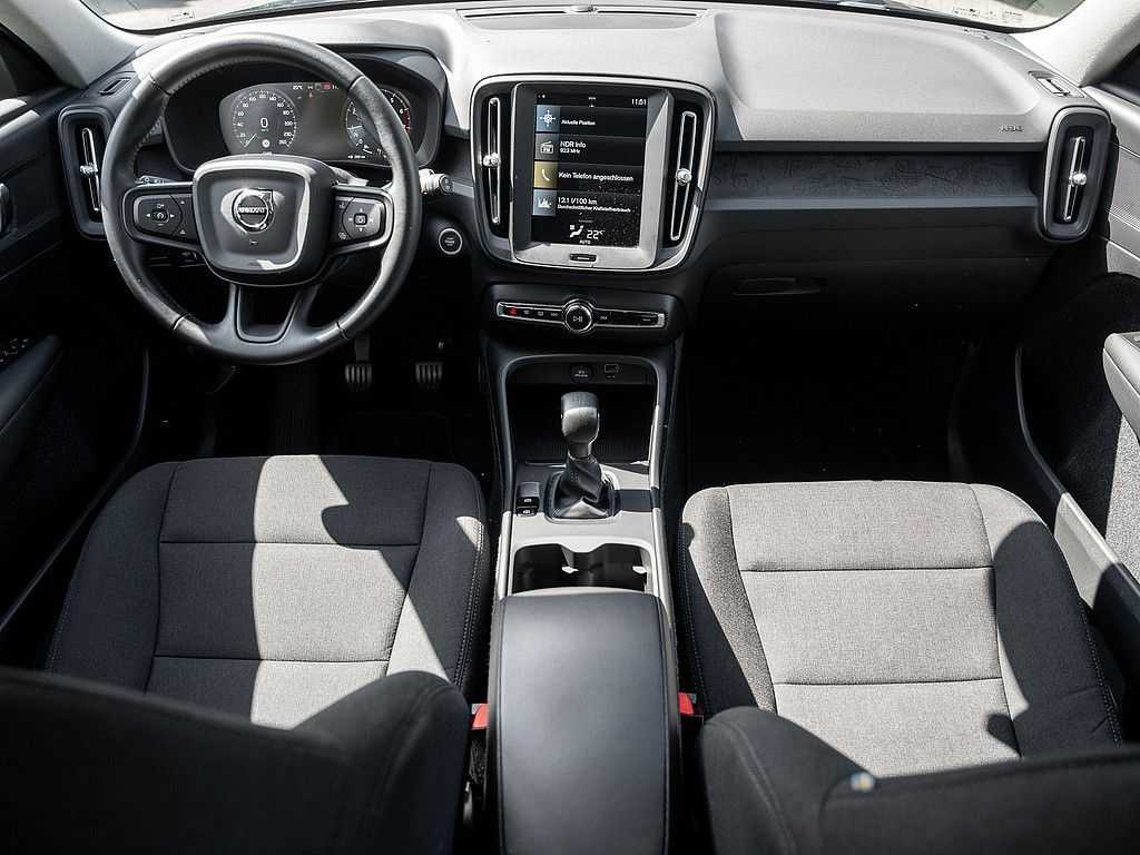 Volvo  T2 Momentum Core