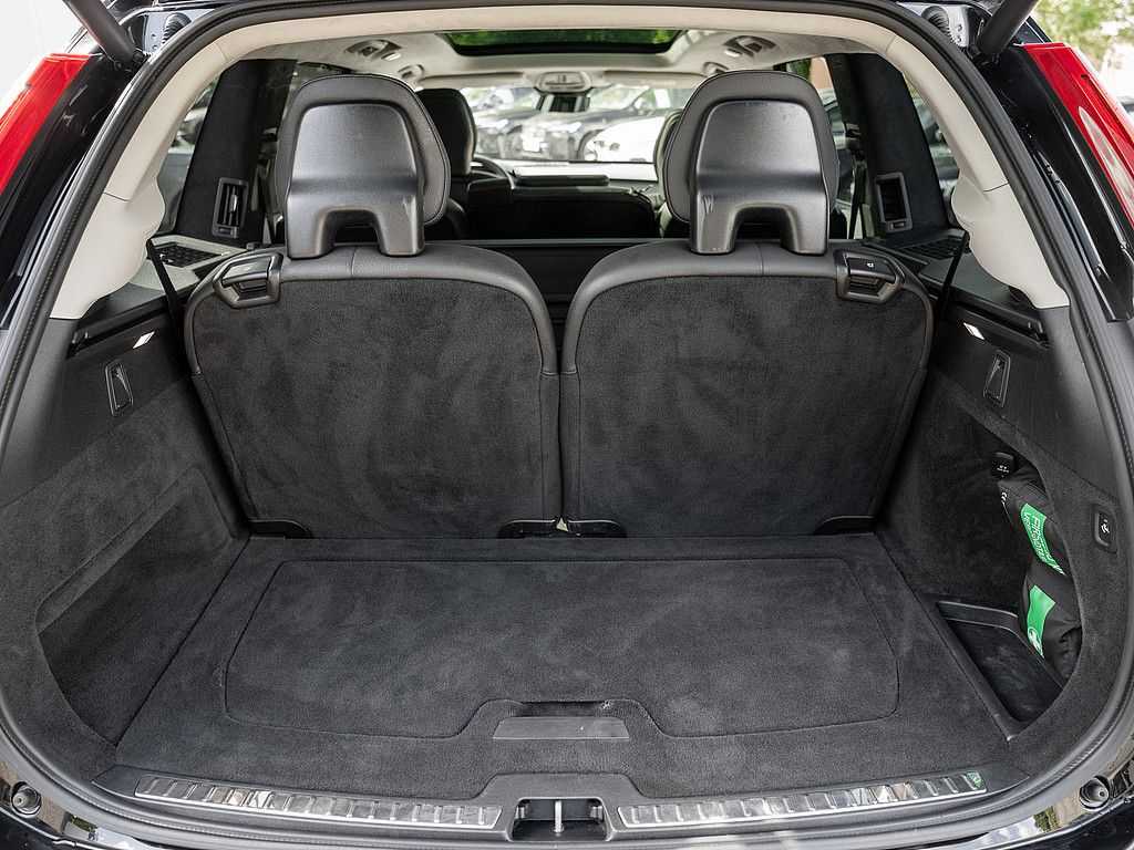 Volvo  T8 Ultra Bright Recharge Plug-In Hybrid AWD