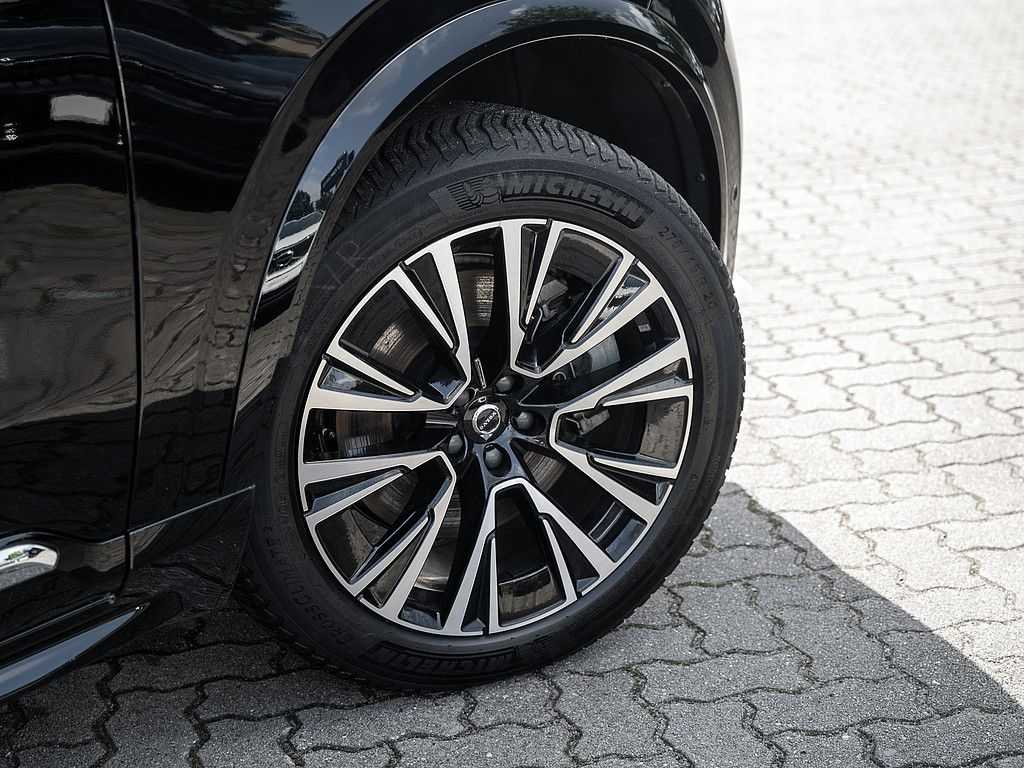 Volvo  T8 Ultra Bright Recharge Plug-In Hybrid AWD