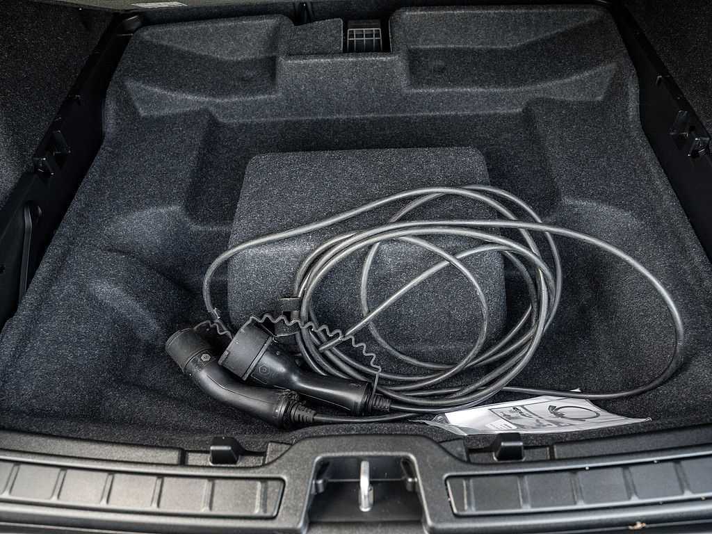 Volvo  T4 Inscription Expression Recharge Plug-In