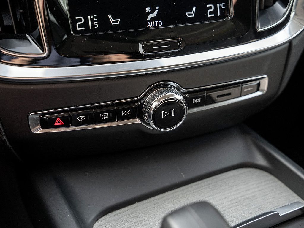 Volvo  CC Pro B5 AWD