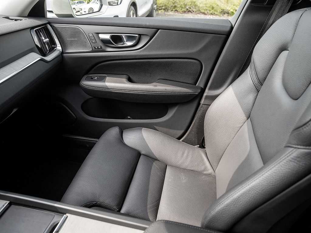 Volvo  CC Pro B5 AWD