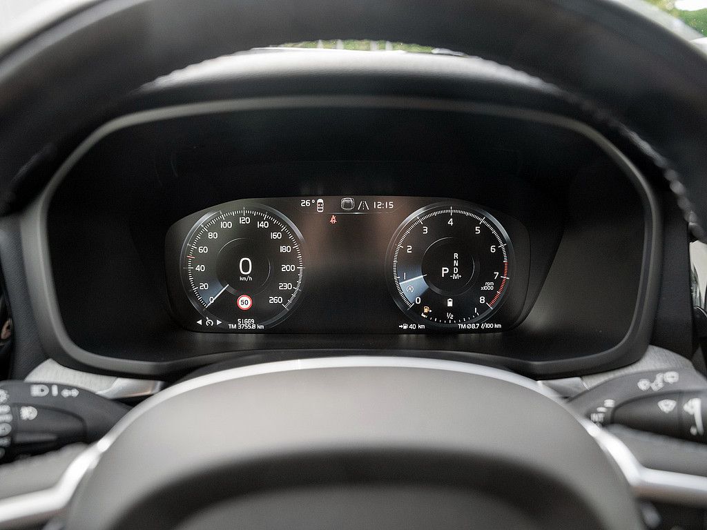 Volvo  CC Pro B5 AWD