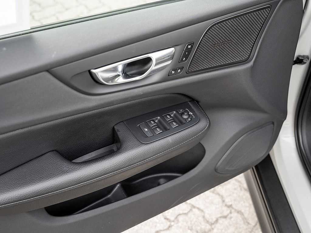 Volvo  CC Pro B5 AWD