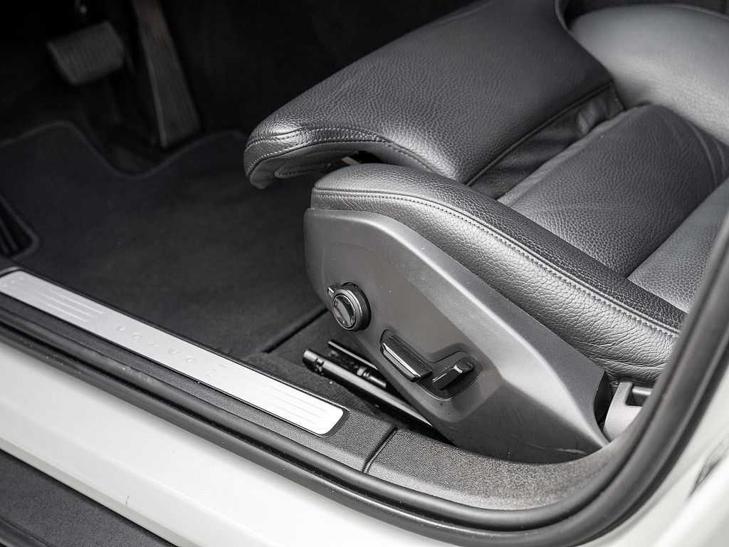 Volvo  CC Pro B5 AWD