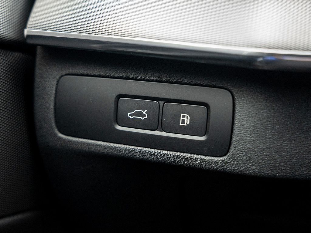 Volvo  T8 AWD Bright