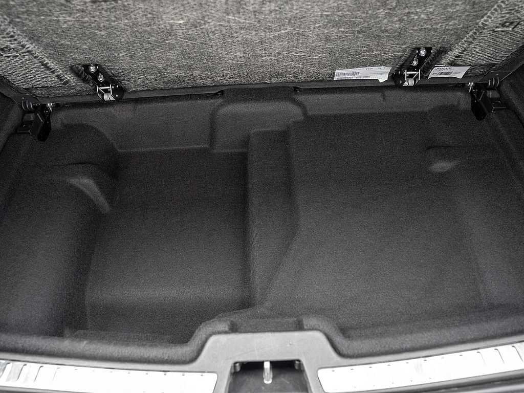 Volvo  T8 AWD Core