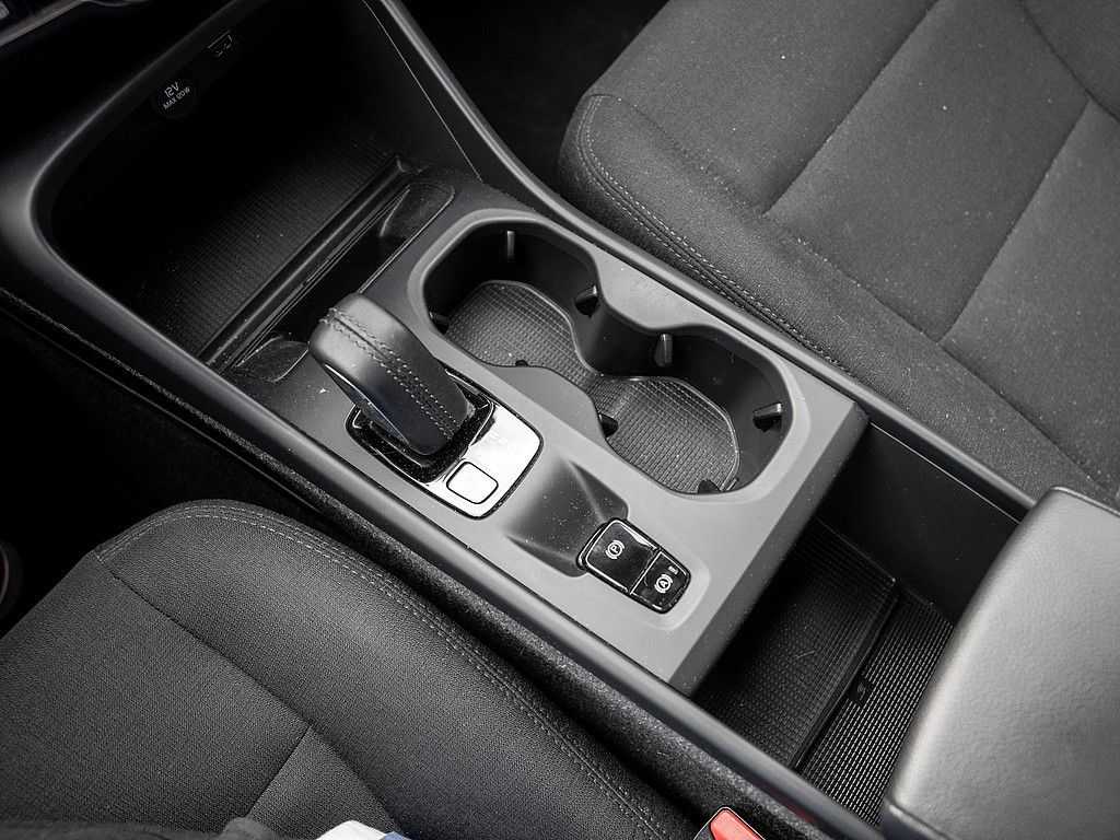 Volvo  T3 Momentum Core