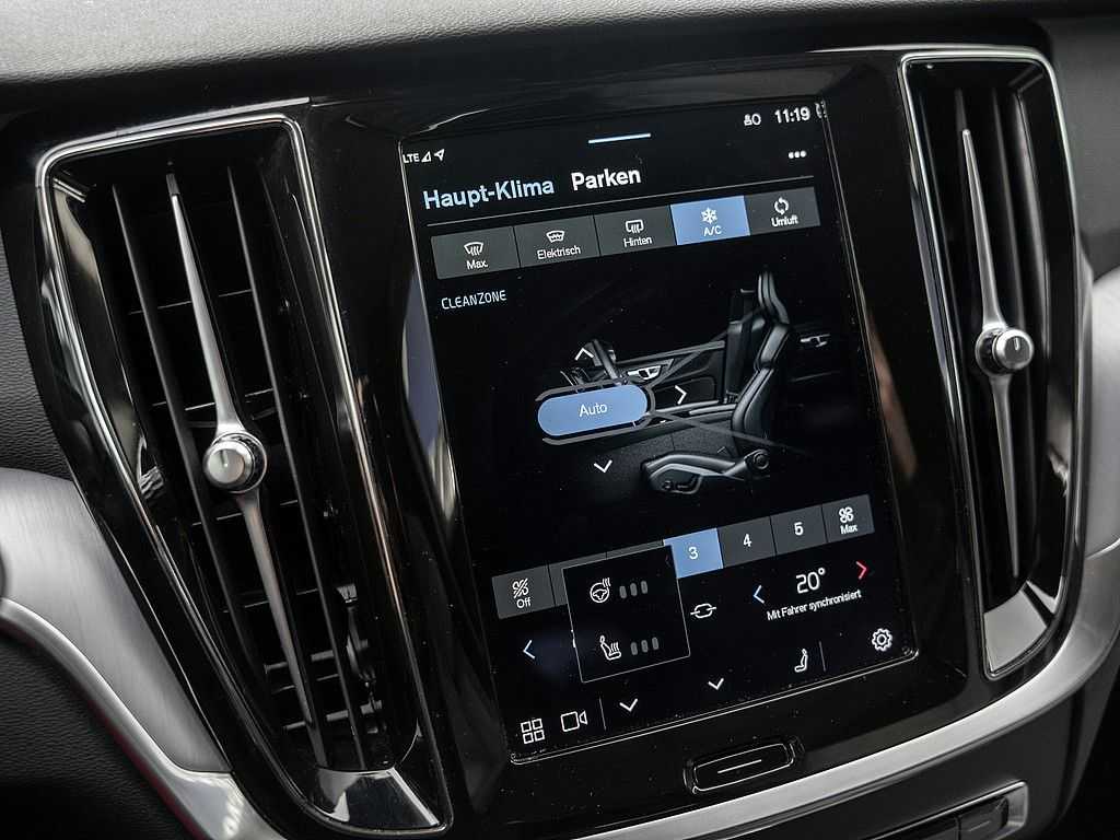 Volvo  T6 AWD Recharge Core
