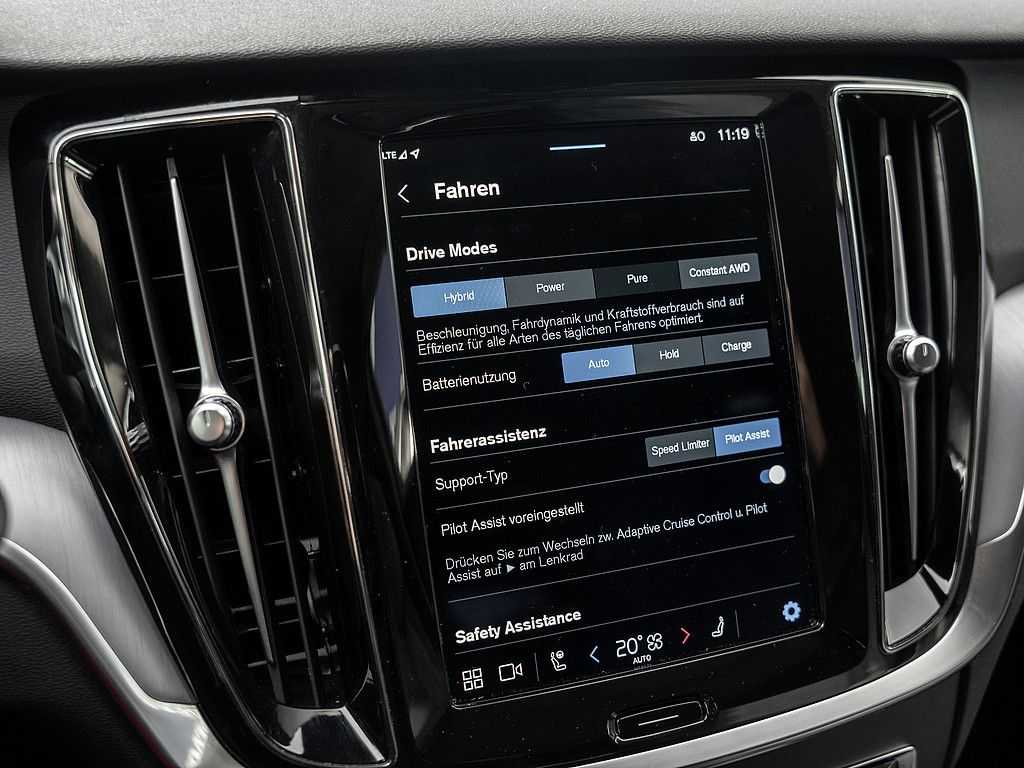 Volvo  T6 AWD Recharge Core
