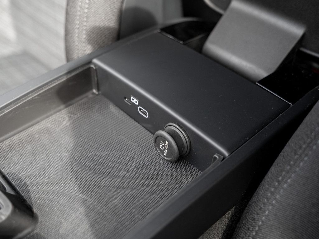 Volvo  T6 AWD Recharge Core