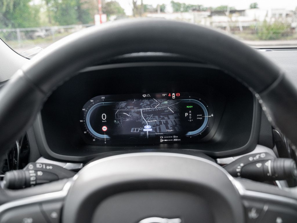 Volvo  T6 AWD Recharge Core